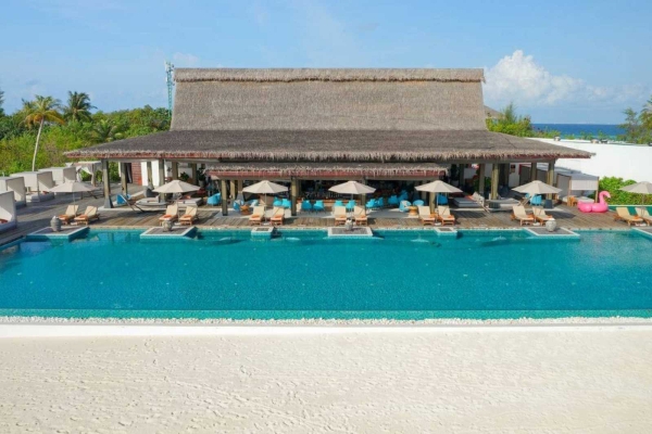 INFINITY POOL
